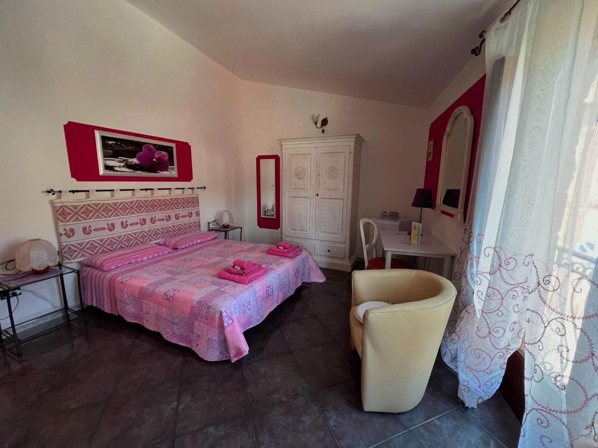 Locazioni Brevi La Rosaviola Guest Rooms Teulada Ngoại thất bức ảnh